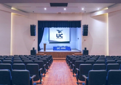 conoce-instalaciones-universidad-cuauhtemoc-guadalajara-auditorio-img3